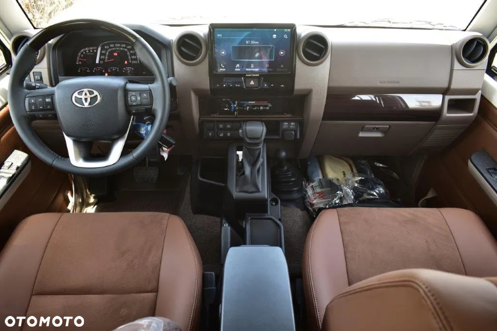 Toyota Land Cruiser - 21