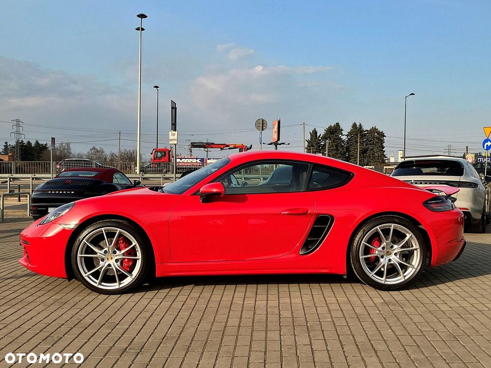 Porsche 718 Cayman - 3