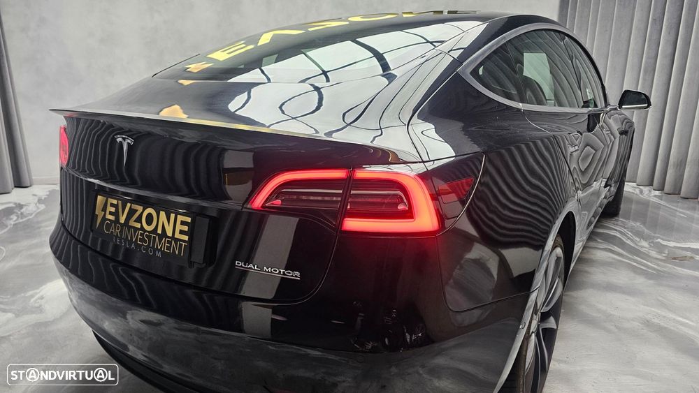 Tesla Model 3 Performance Dual Motor AWD - 24