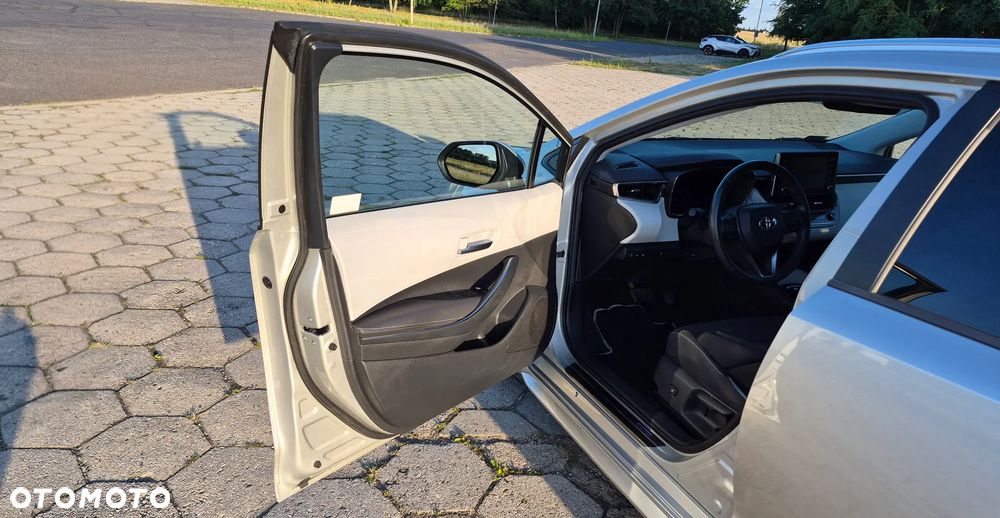 Toyota Corolla 2.0 Hybrid Comfort - 23