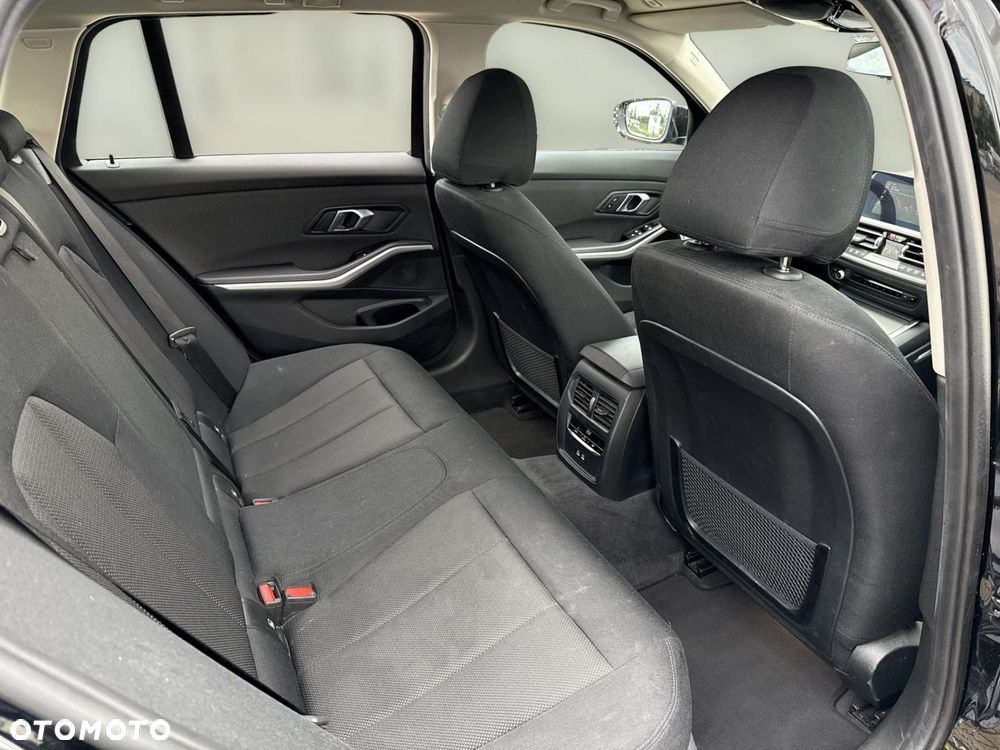 BMW Seria 3 318i Advantage - 13