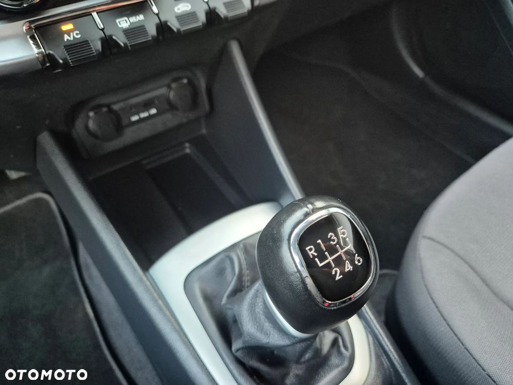 Kia Rio 1.1 CRDI Spirit - 38