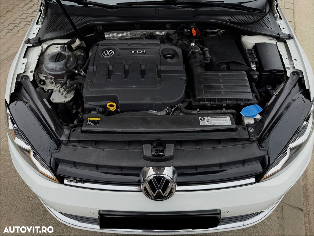 Volkswagen Golf - 22