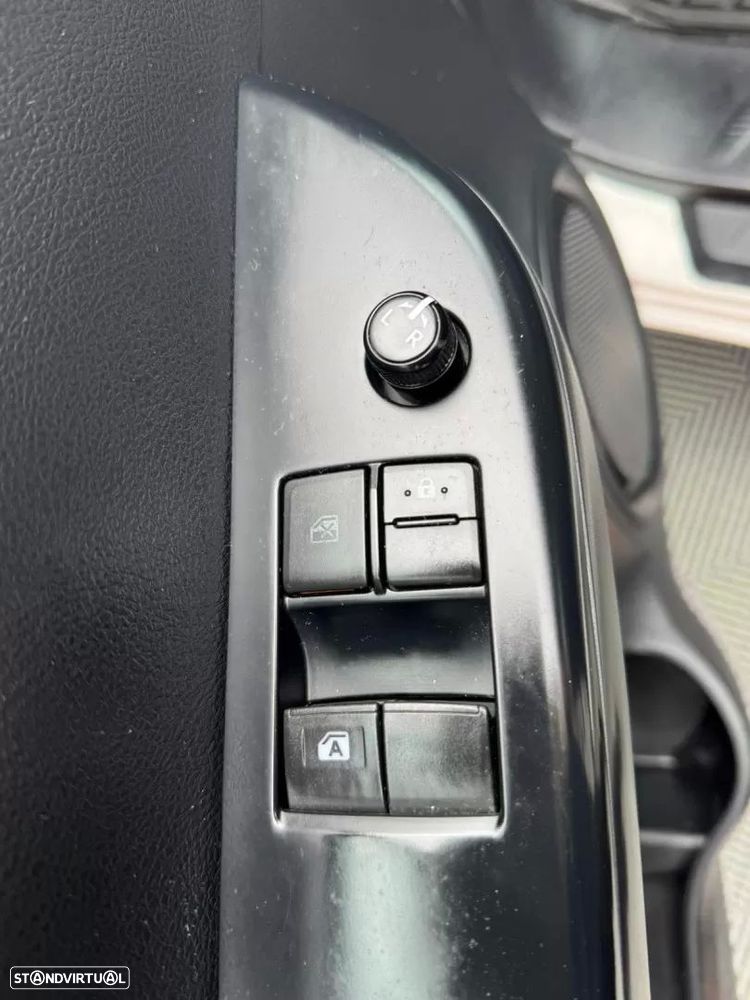 Toyota hilux 2.4 d-4d 2wd ce 3l - 7