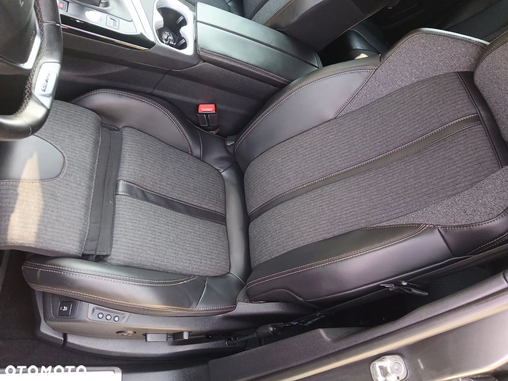 Peugeot 5008 - 5