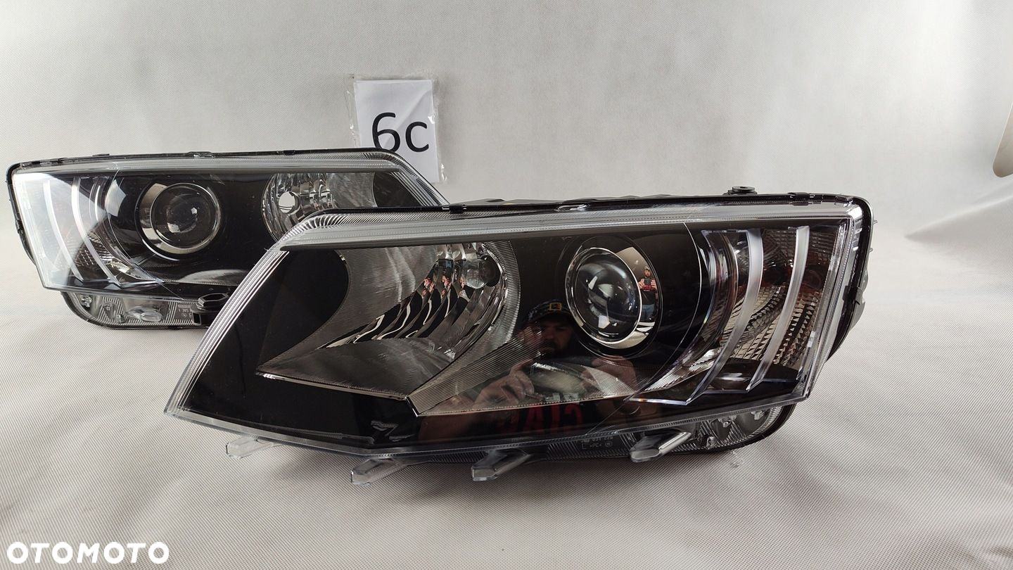 SKODA OCTAVIA III XENON LEWY PRAWY REFLEKTOR 5E1 - 4