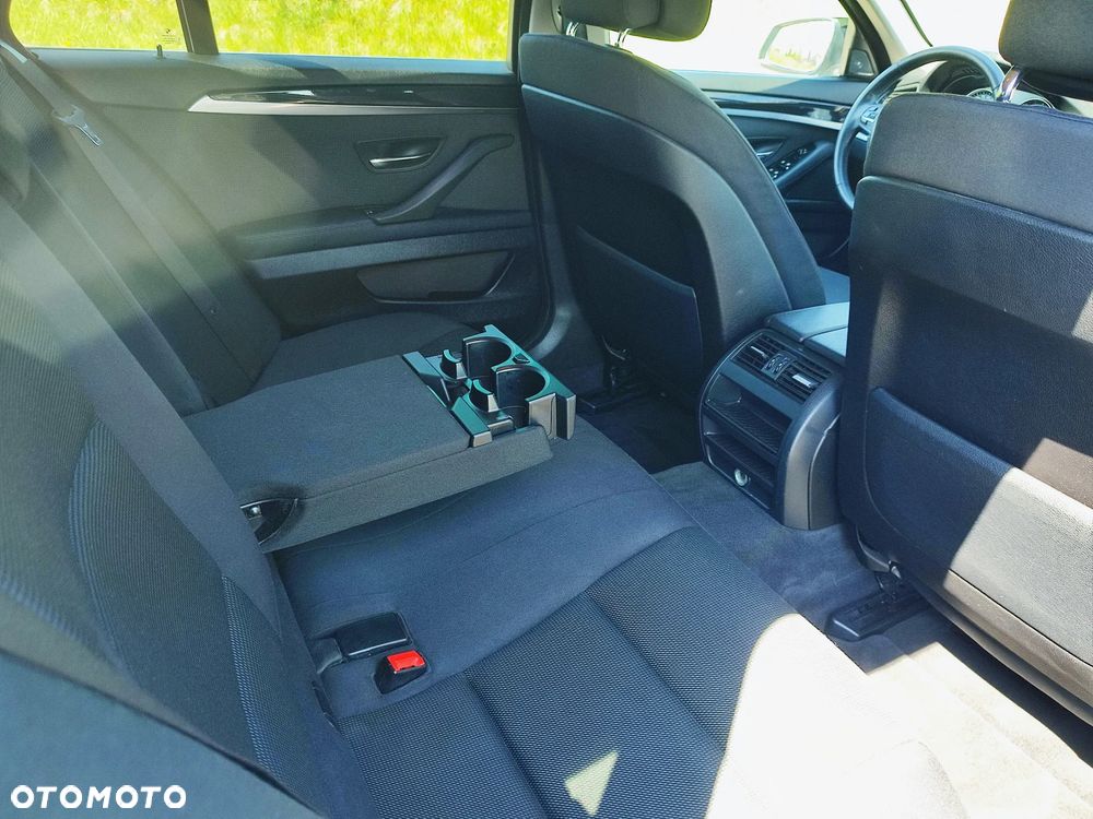 BMW Seria 5 520d - 34