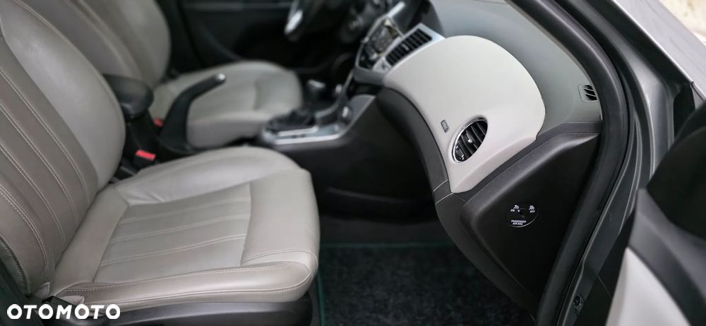 Chevrolet Cruze 1.8 LT+ - 17
