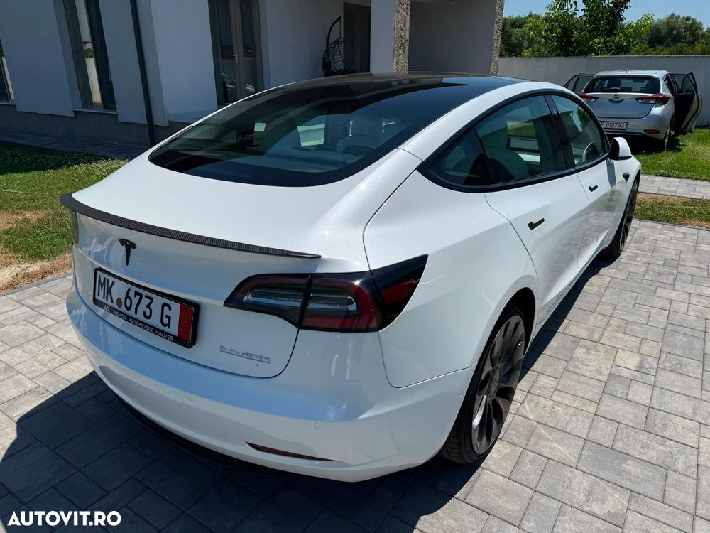 Tesla Model 3 - 11
