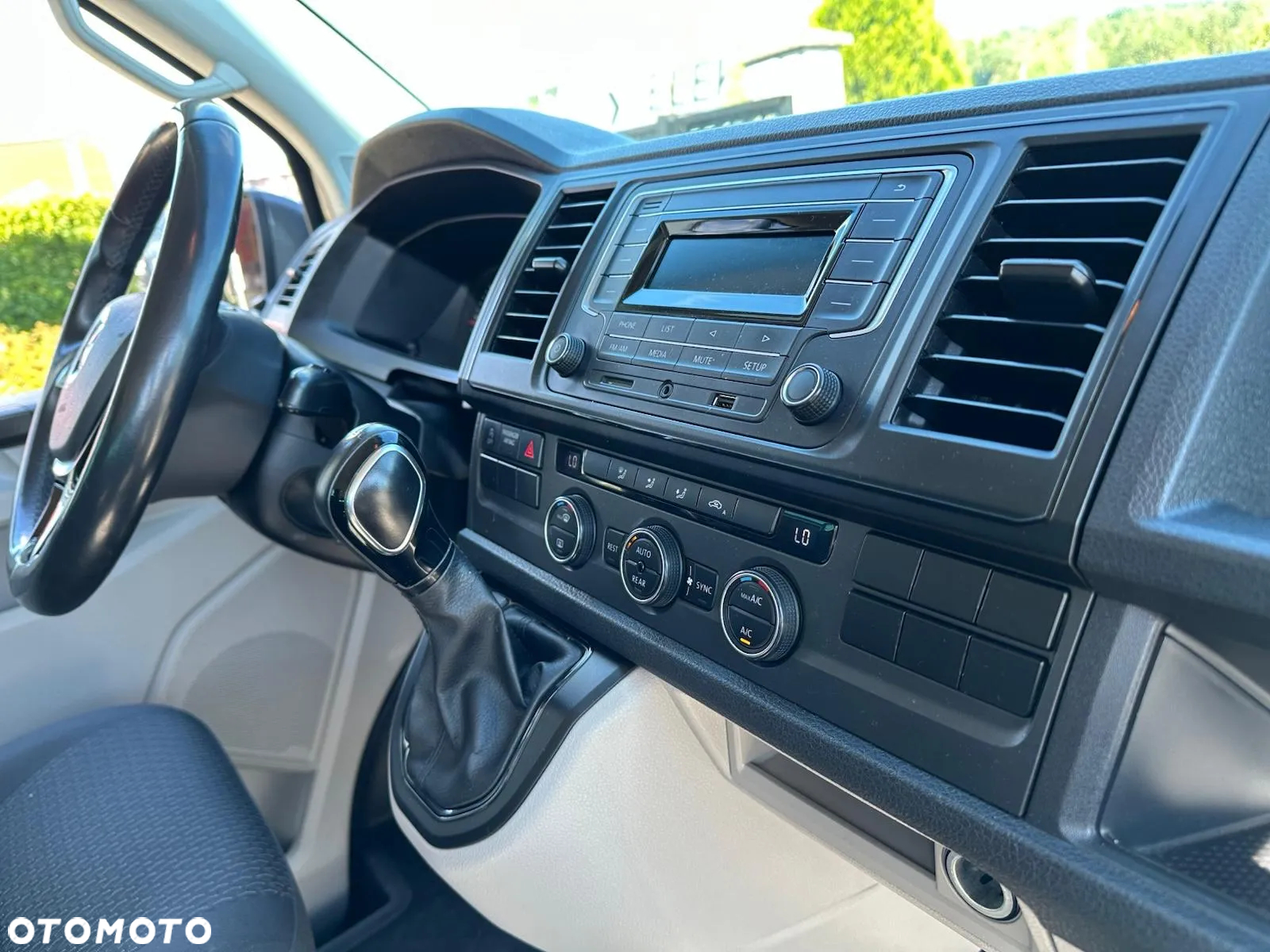 Volkswagen Caravelle 2.0 TDI L1 Comfortline DSG - 12