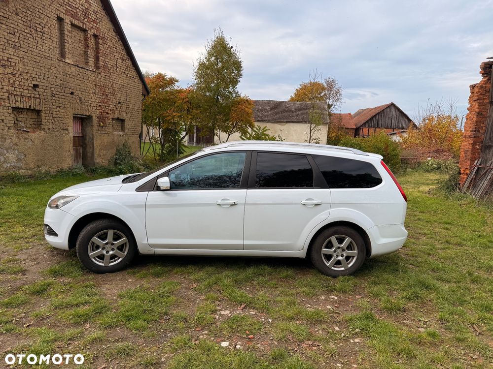 Ford Focus Turnier 1.6 16V Titanium - 1