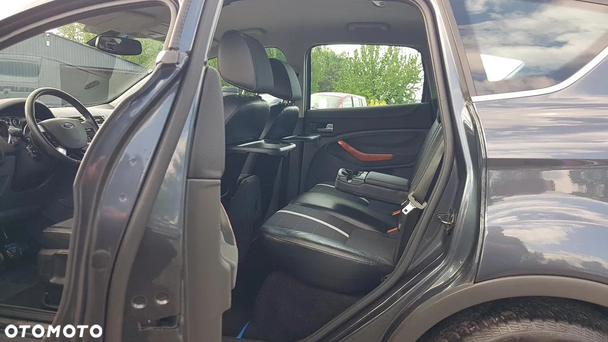 Ford Kuga 2.0 TDCi 4x4 Titanium - 25