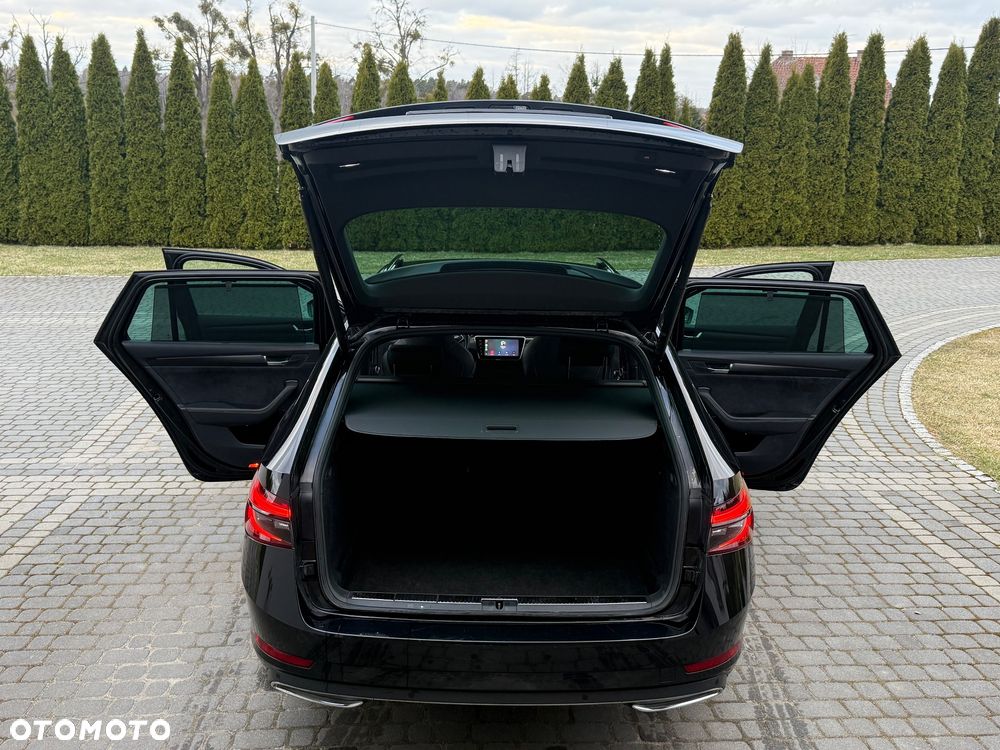 Skoda Superb 2.0 TDI Sportline DSG - 11