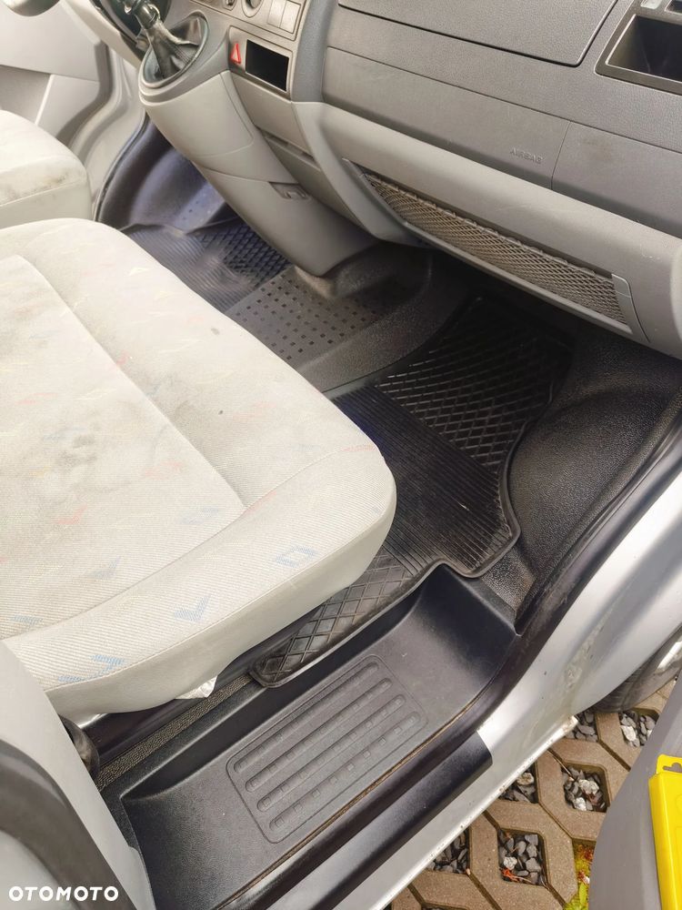 Volkswagen T5 - 18