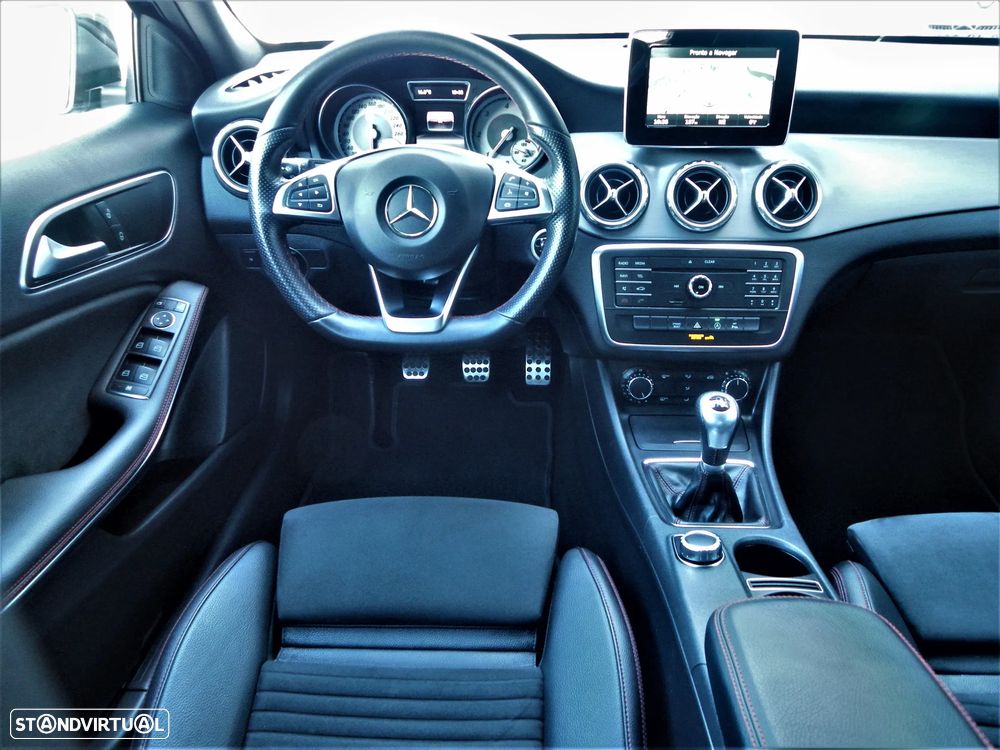 Mercedes-Benz GLA 180 d AMG Line - 12