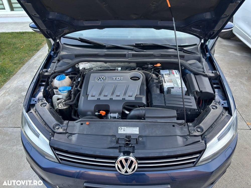 Volkswagen Jetta 2.0 TDI DSG Highline - 15