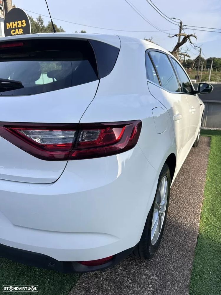 Renault Mégane 1.5 Blue dCi Intens - 17