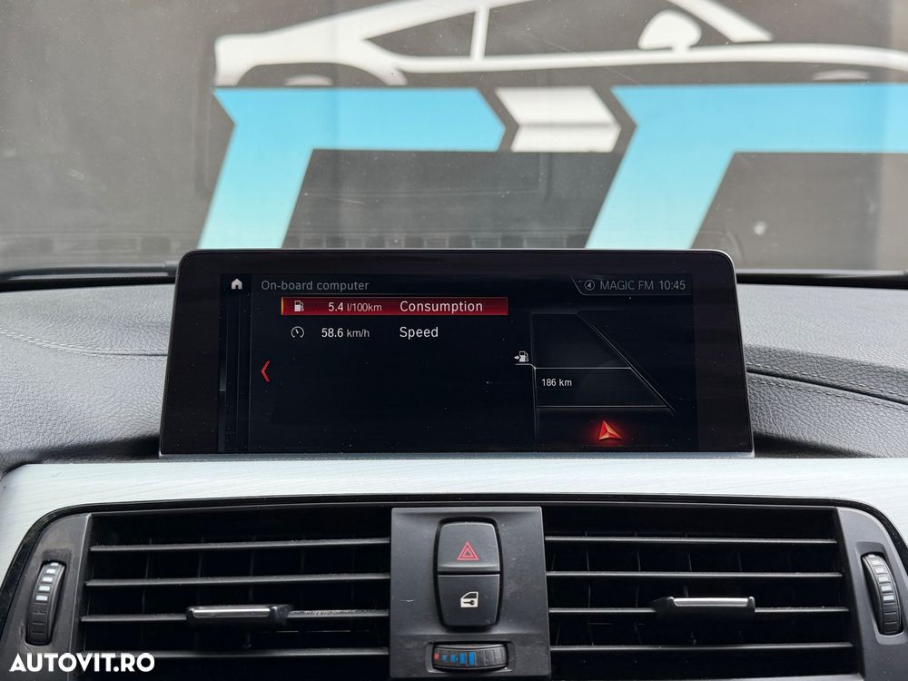 BMW Seria 3 320i Aut. Luxury Line - 25