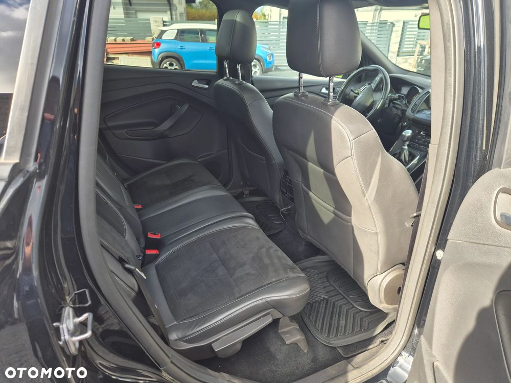 Ford Kuga 1.5 EcoBoost 2x4 ST-Line - 19