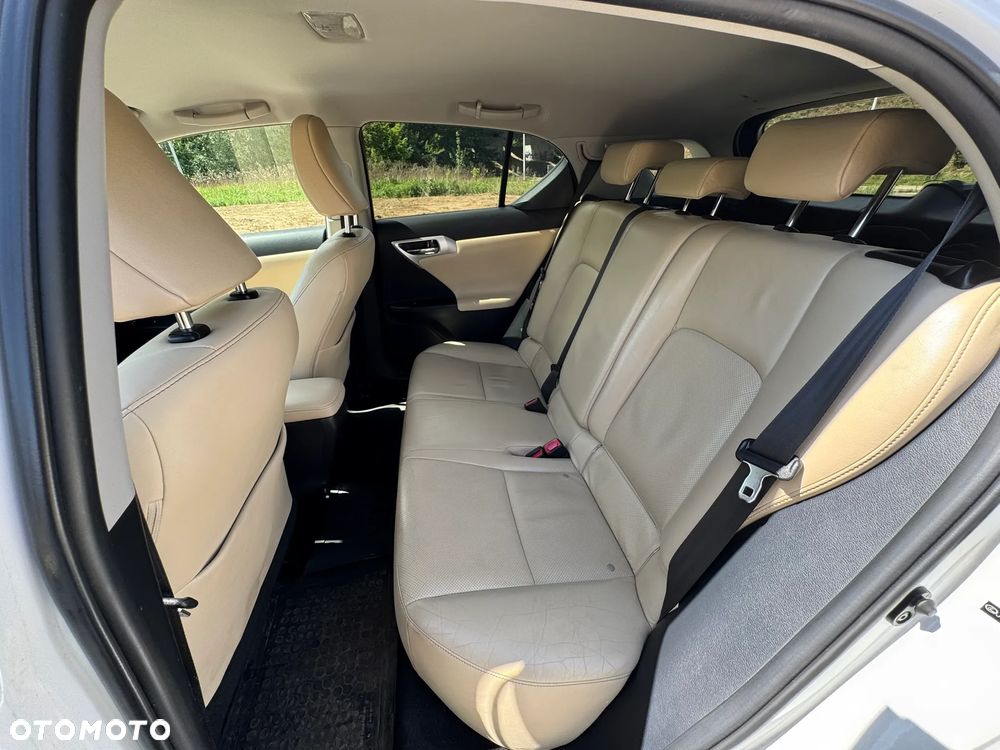 Lexus CT 200h Prestige - 9
