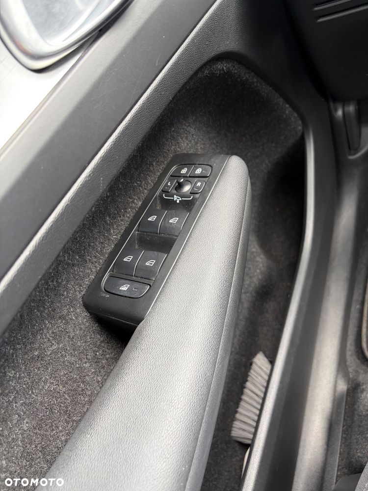 Volvo XC 40 T3 Momentum - 9