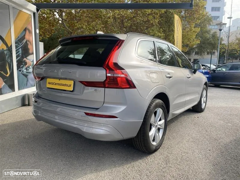 Volvo XC 60 2.0 B4 Momentum Plus - 4