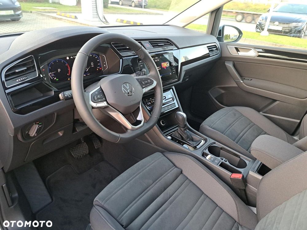 Volkswagen Touran - 9