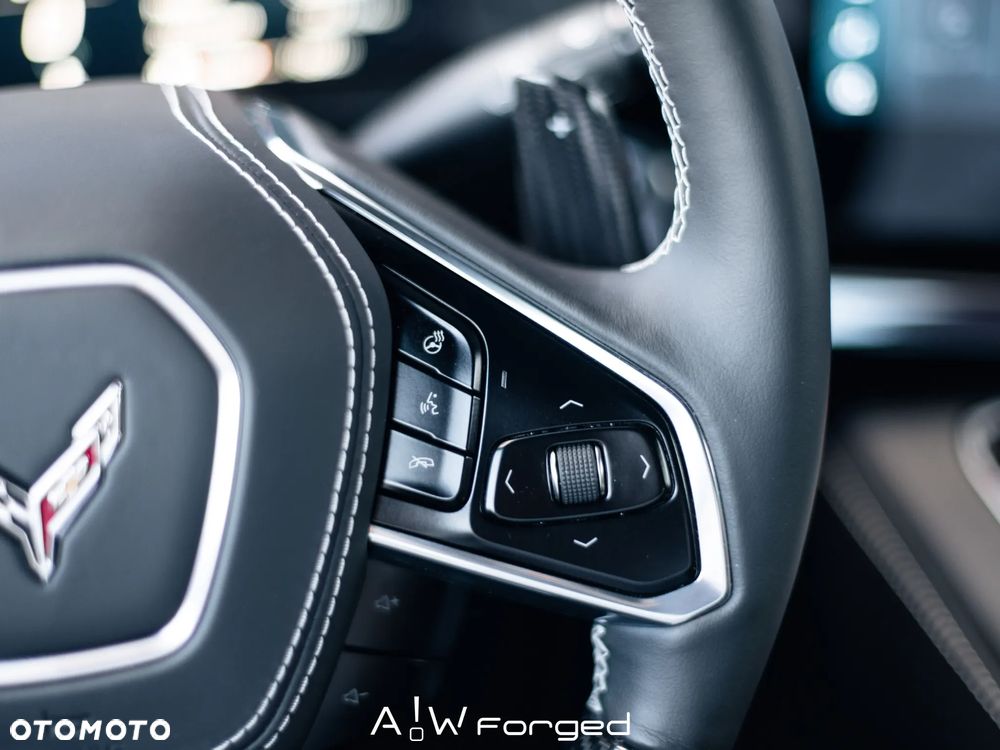 Chevrolet Corvette - 24