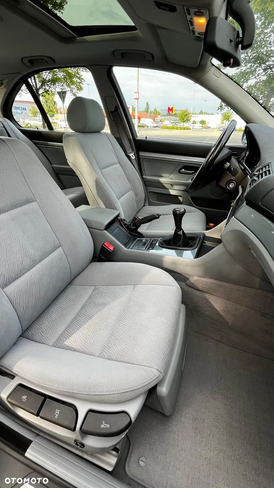 BMW Seria 5 525i - 12