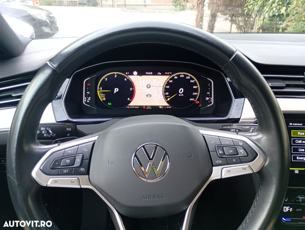 Volkswagen Passat 2.0 TDI SCR DSG Elegance - 16