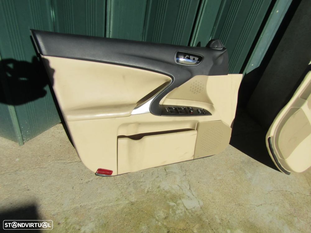 Forras (quartelas) das portas LEXUS IS 220 / 350 ano 2006 a 2011 - 4