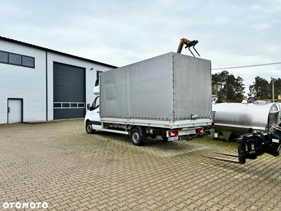 Mercedes-Benz 319 - 5