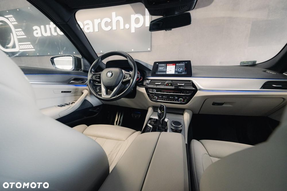 BMW Seria 5 540i xDrive M Sport sport - 17