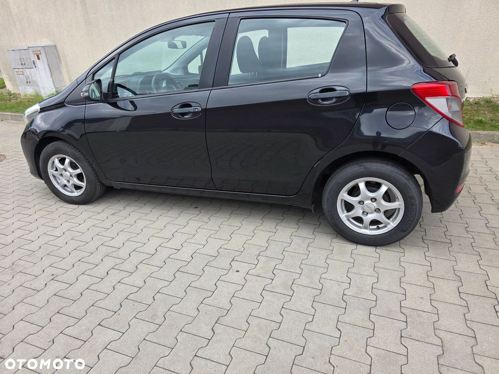 Toyota Yaris 1.0 Premium - 4