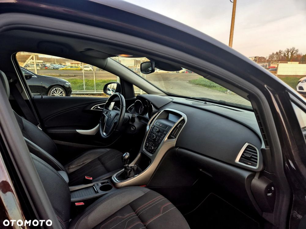 Opel Astra 1.4 Turbo 150 Jahre - 33