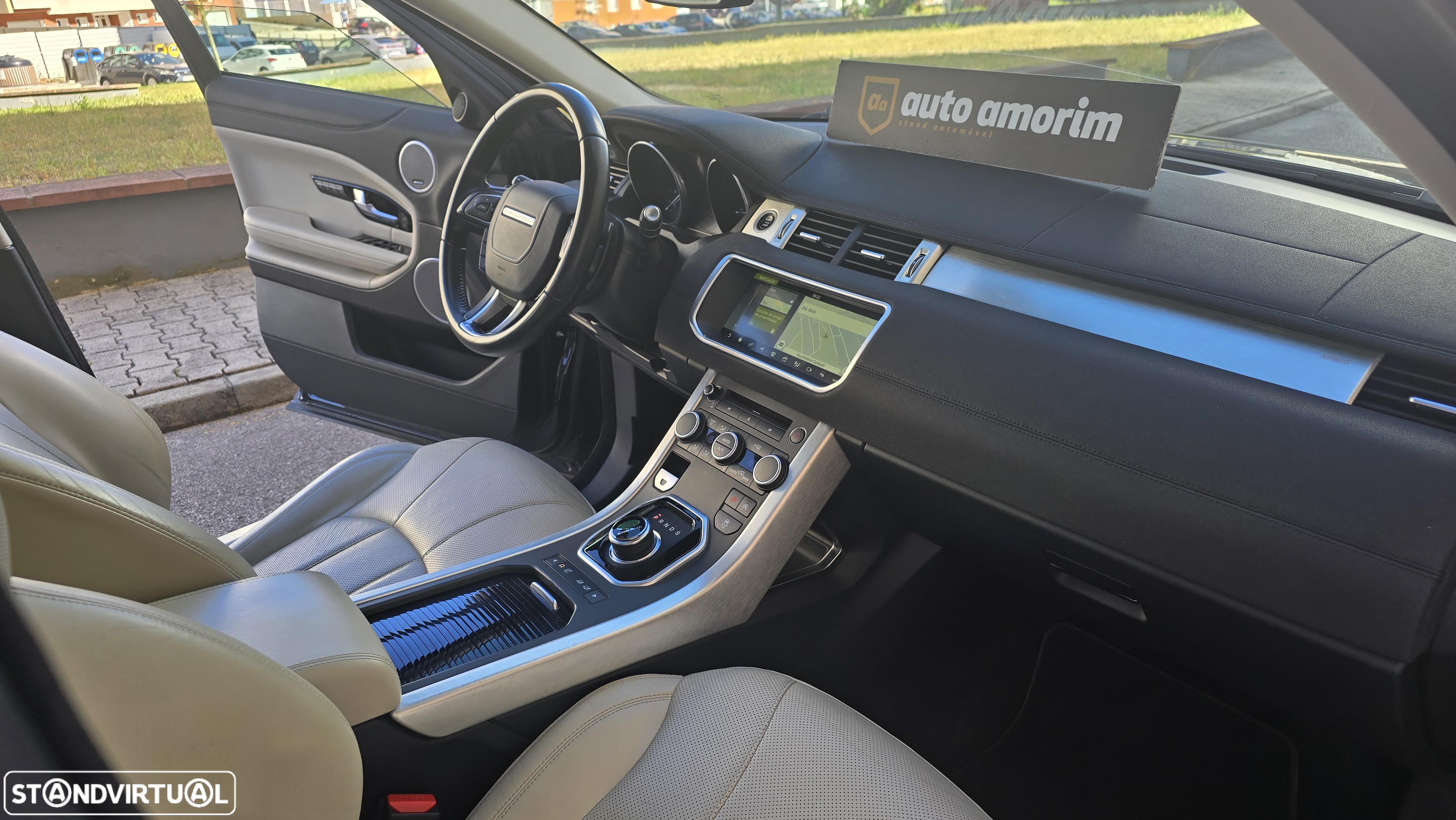 Land Rover Range Rover Evoque 2.0 TD4 SE Auto - 29