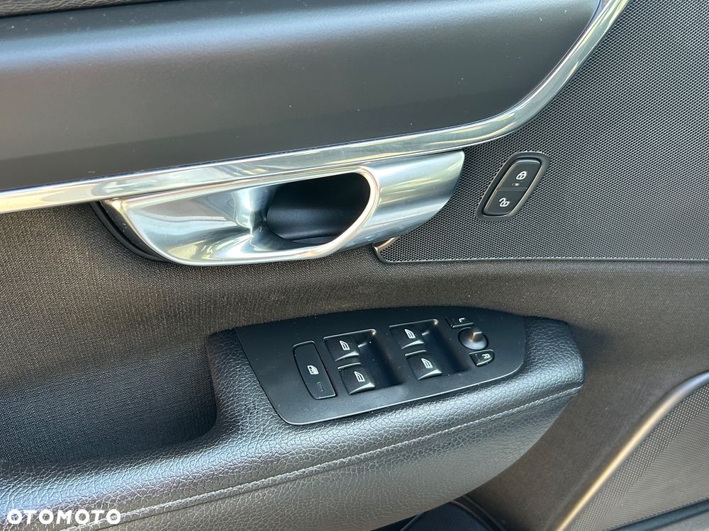 Volvo V90 D3 Momentum Pro - 5