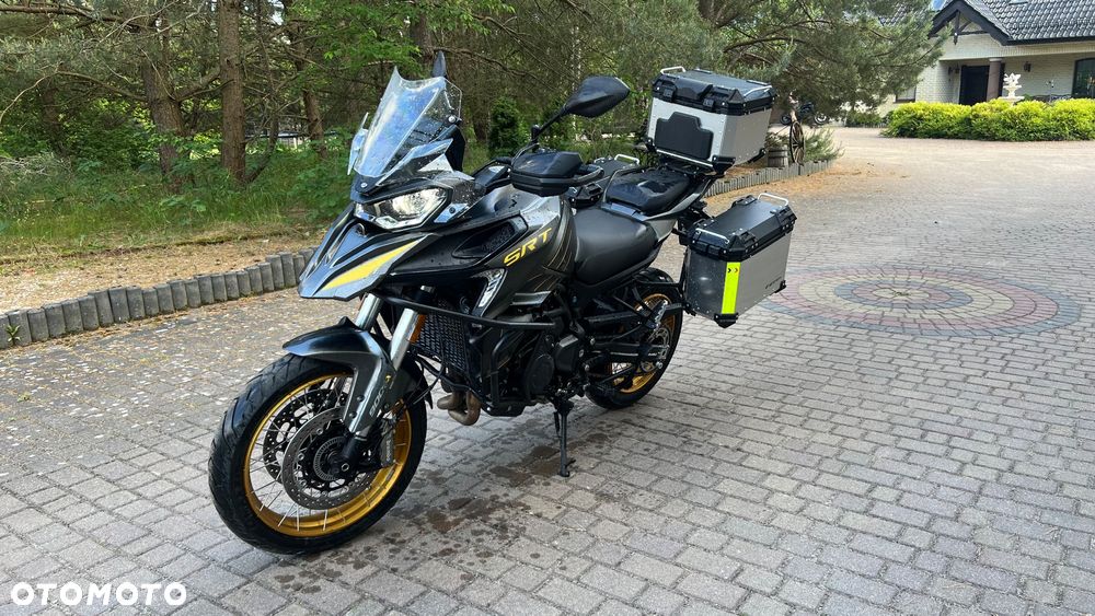 QJMOTOR SRT900SX - 5
