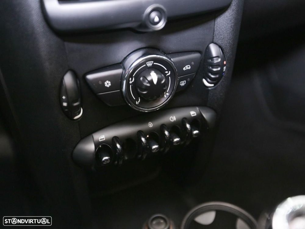MINI 3 Portas Cooper D - 13
