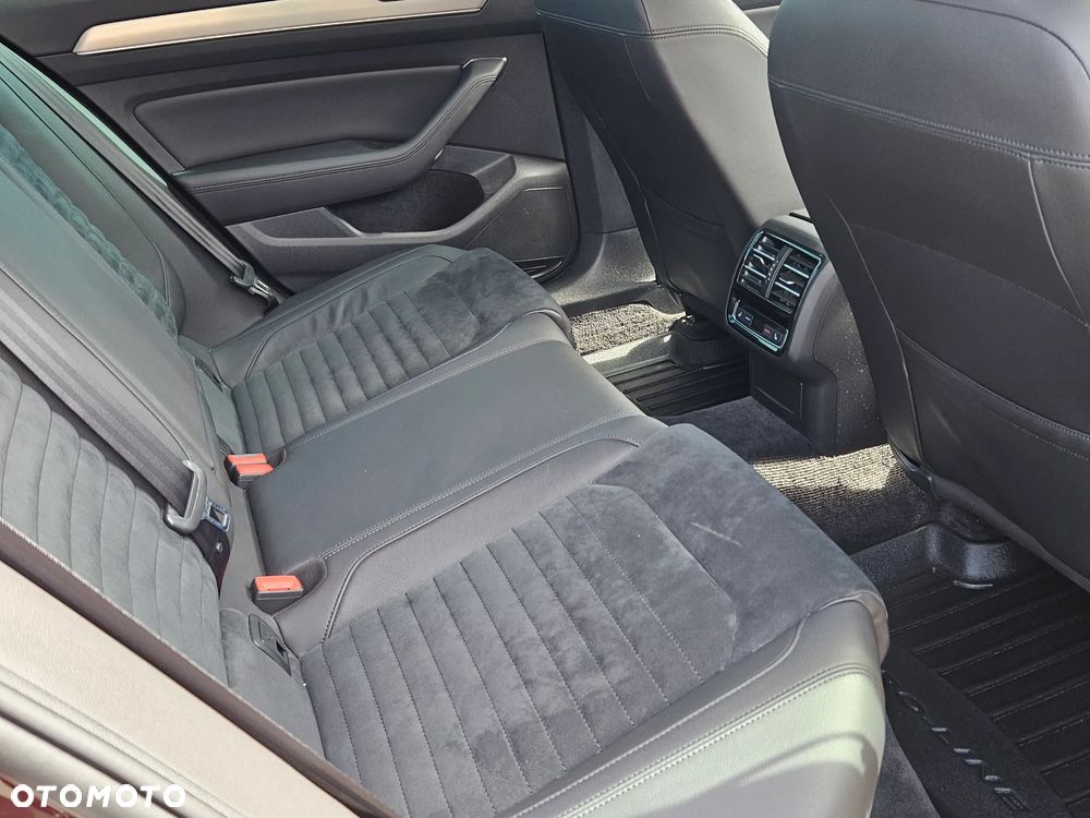 Volkswagen Passat - 14