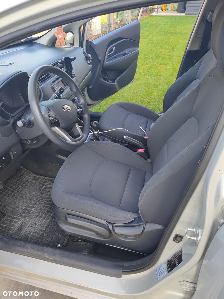 Kia Rio - 18