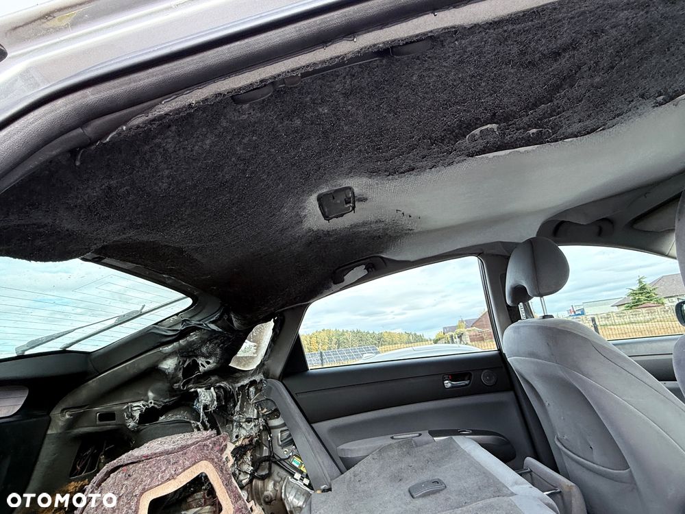 Toyota Prius (Hybrid) Executive - 16