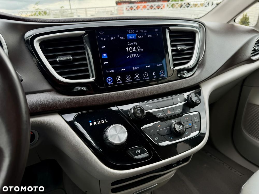 Chrysler Pacifica - 13