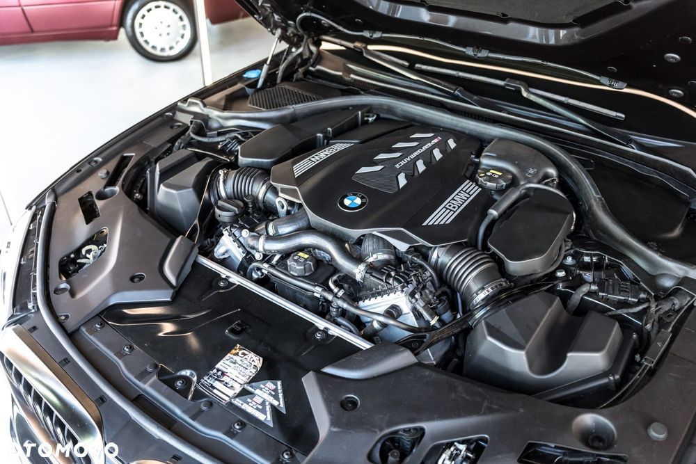 BMW Seria 5 M550i xDrive sport - 13