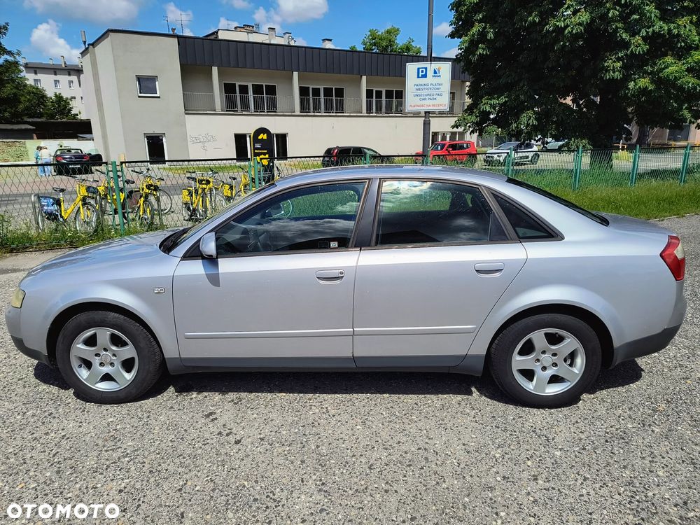 Audi A4 Limousine 1.6 - 4