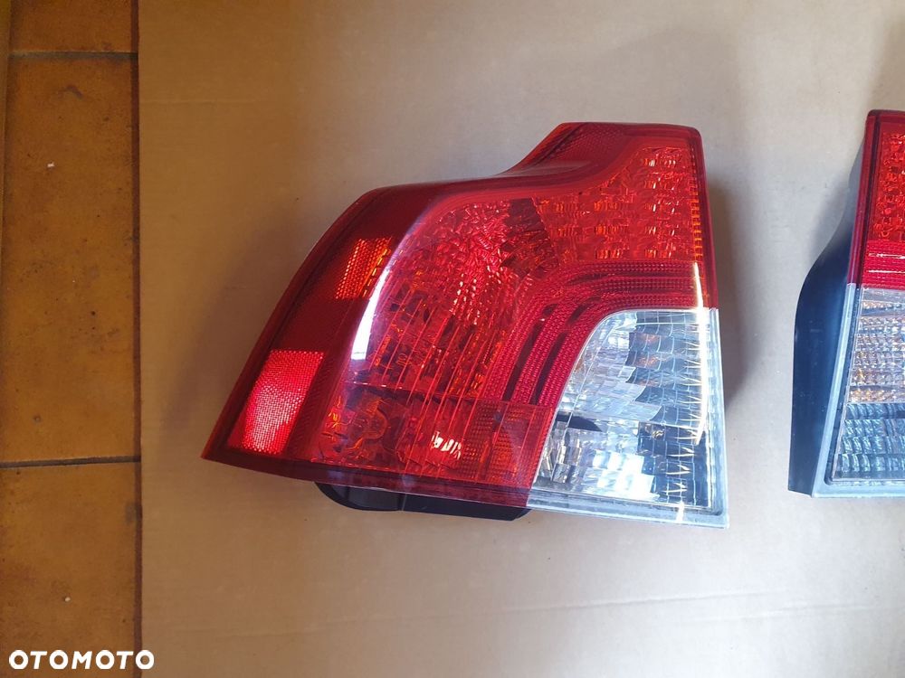 LAMPA L/P TYŁ VOLVO S40 LIFT SEDAN - 2