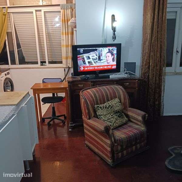 Bom apartamento, para 7 pessoas, T4, mobilado e equipado - Grande imagem: 3/12