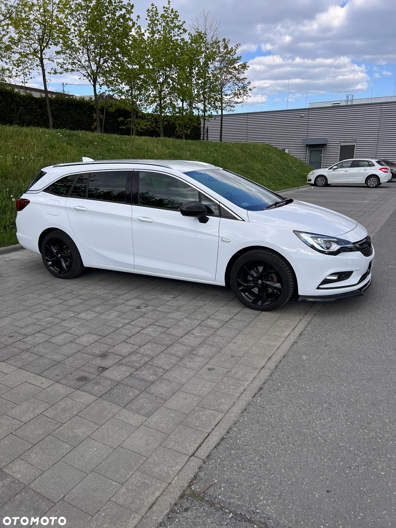 Opel Astra 1.6 Turbo Start/Stop Sports Tourer Innovation - 4