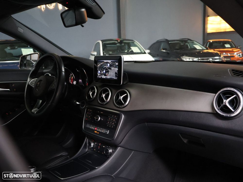 Mercedes-Benz CLA 180 d Shooting Brake Urban Aut. - 7