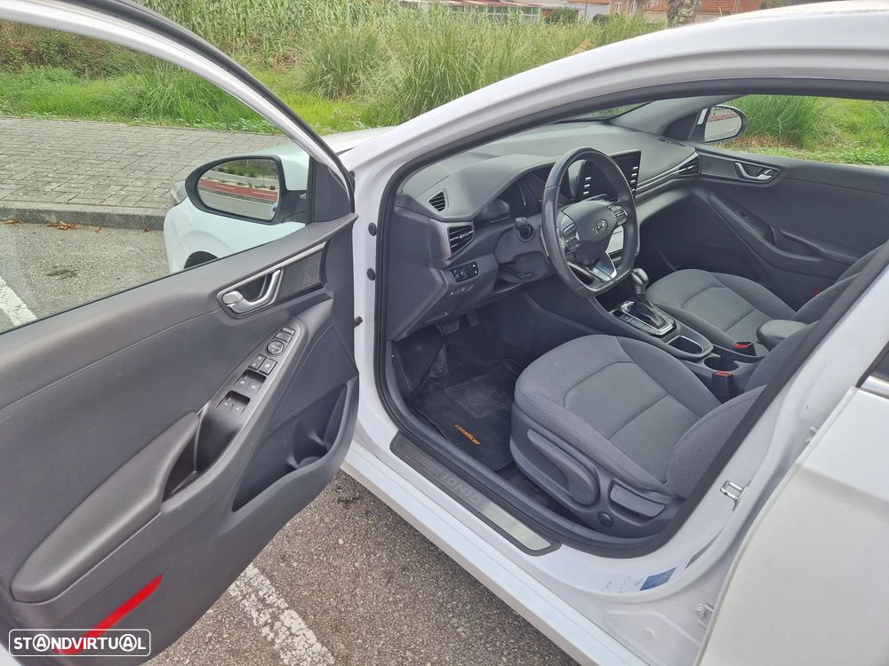 Hyundai Ioniq 1.6 GDI HEV - 12
